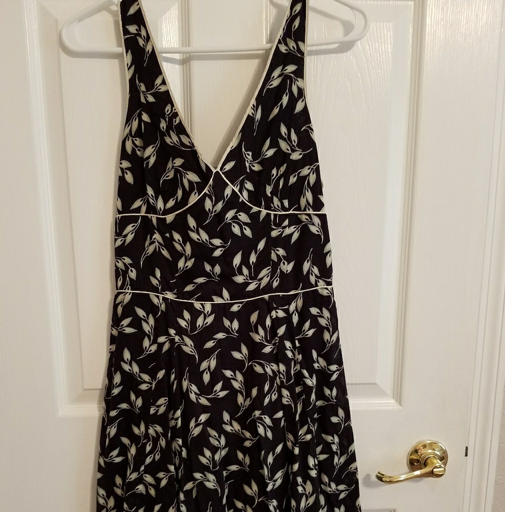 Sleevless Dress